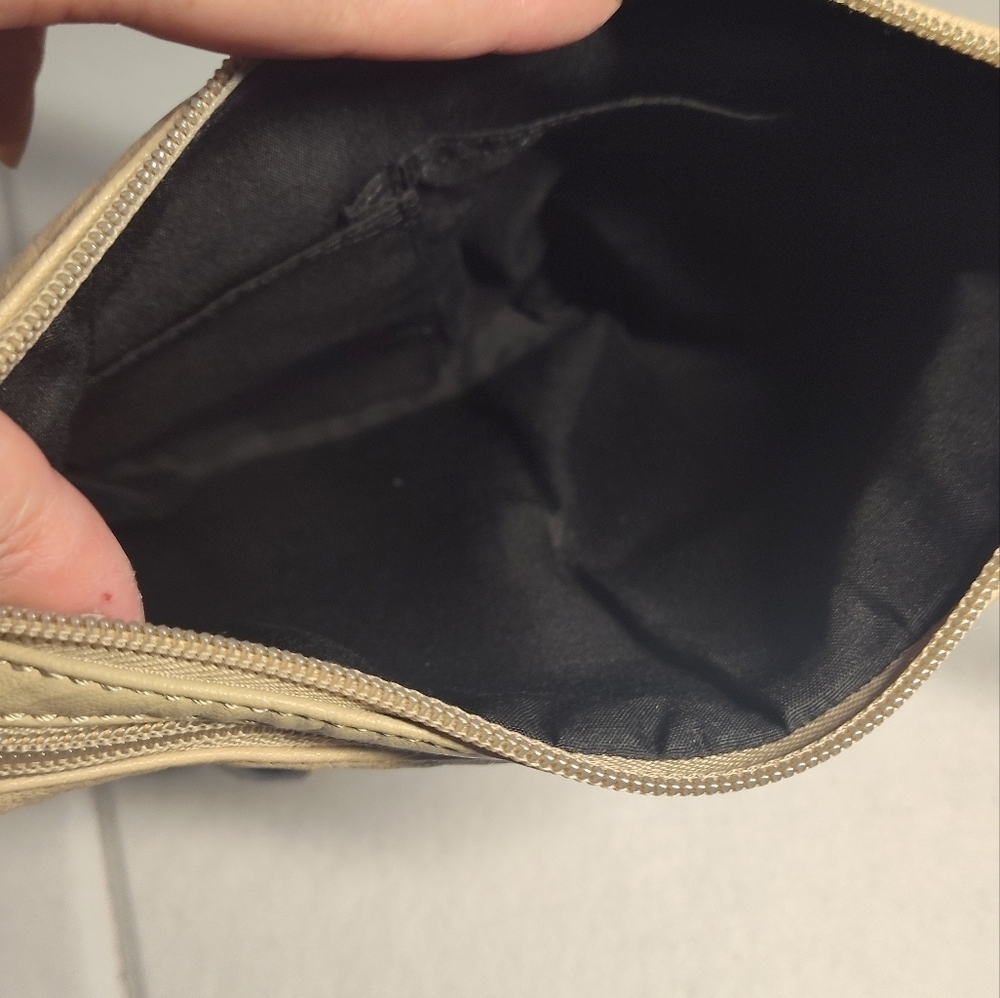Stone & CO Two-Tone Beige and Blue Crossbody Bag - Picture 3 of 4